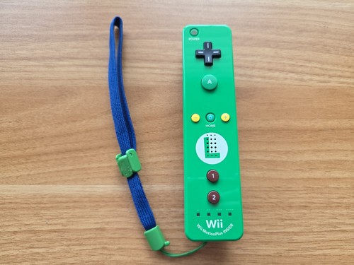 Official wii remote luigi - official,
